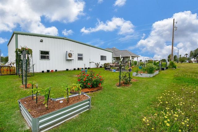56 Buckskin Drive, Palacios, TX 77465