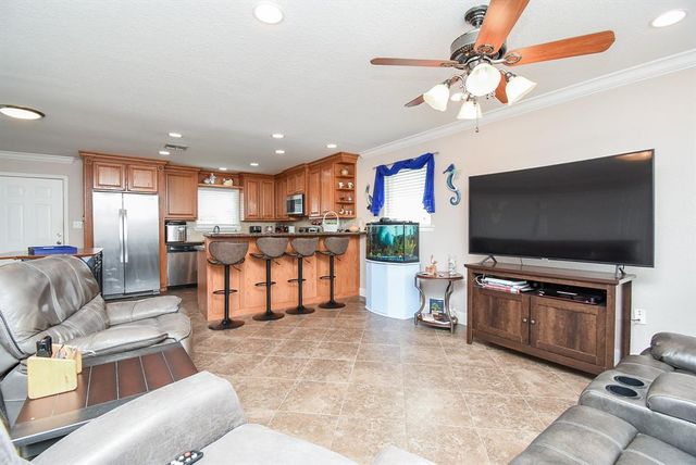 56 Buckskin Drive, Palacios, TX 77465