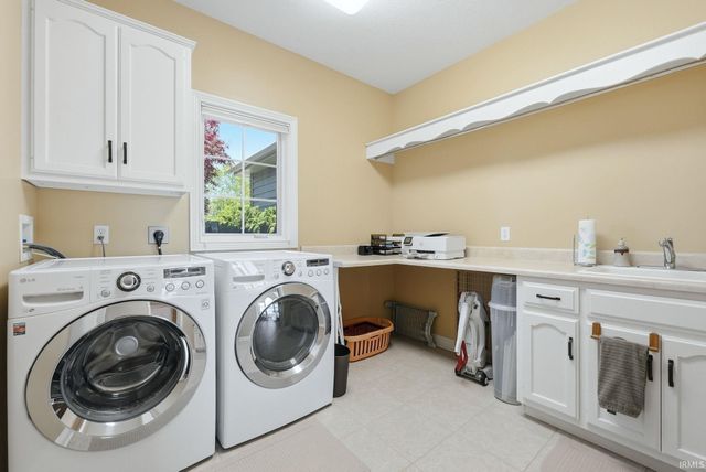527 Chestnut Hills Parkway, Fort Wayne, IN 46814