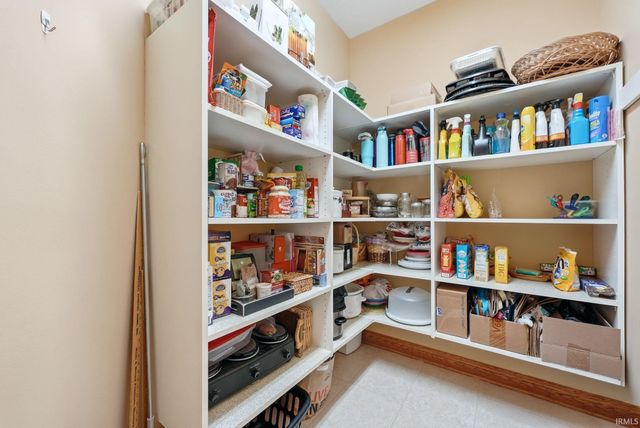 527 Chestnut Hills Parkway, Fort Wayne, IN 46814