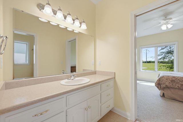 527 Chestnut Hills Parkway, Fort Wayne, IN 46814