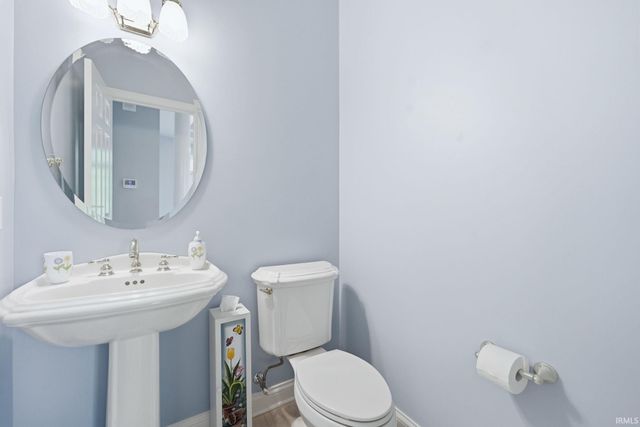 527 Chestnut Hills Parkway, Fort Wayne, IN 46814