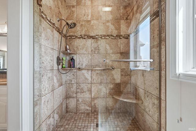 527 Chestnut Hills Parkway, Fort Wayne, IN 46814