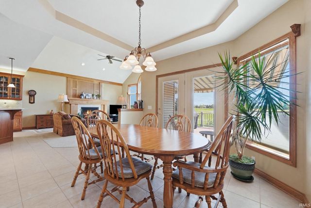 527 Chestnut Hills Parkway, Fort Wayne, IN 46814