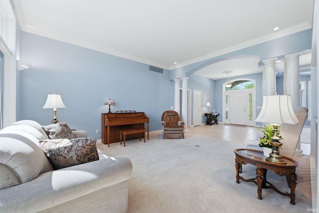 527 Chestnut Hills Parkway, Fort Wayne, IN 46814
