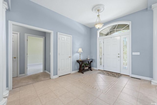 527 Chestnut Hills Parkway, Fort Wayne, IN 46814