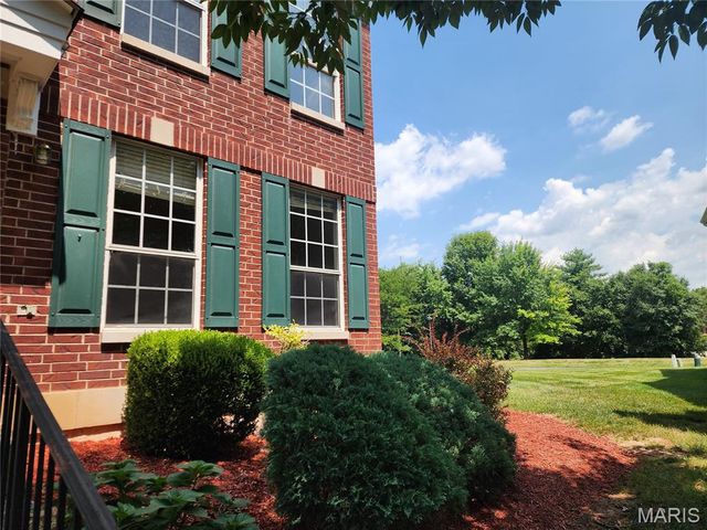 321 Heritage Commons Circle, O'fallon, MO 63368