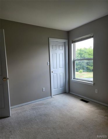 321 Heritage Commons Circle, O'fallon, MO 63368
