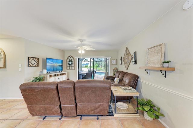 3871 EASTON STREET, Sarasota, FL 34238