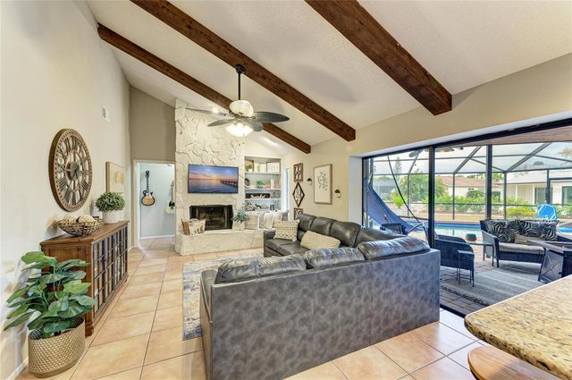 3871 EASTON STREET, Sarasota, FL 34238