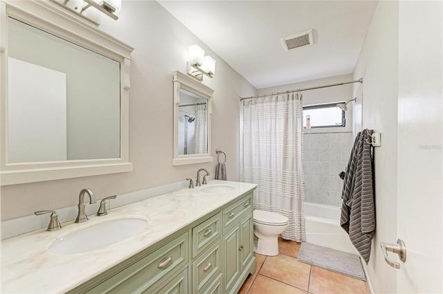 3871 EASTON STREET, Sarasota, FL 34238