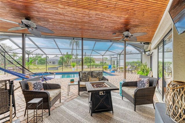 3871 EASTON STREET, Sarasota, FL 34238