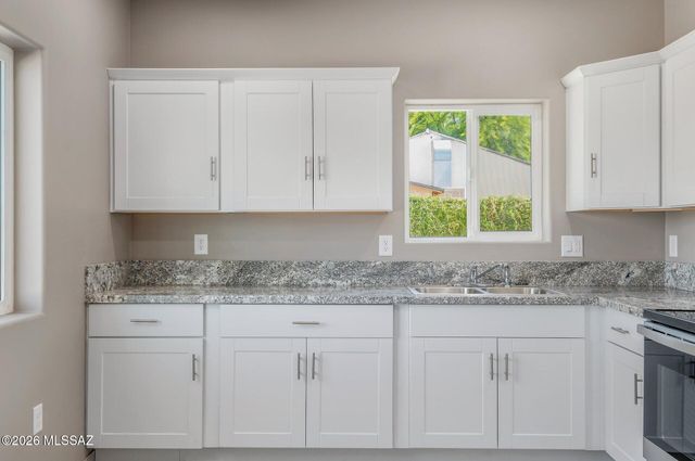 1520 E 27th Street, Tucson, AZ 85713