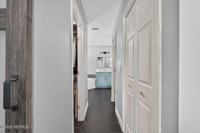 385 LOLLY Lane, St. Johns, FL 32259