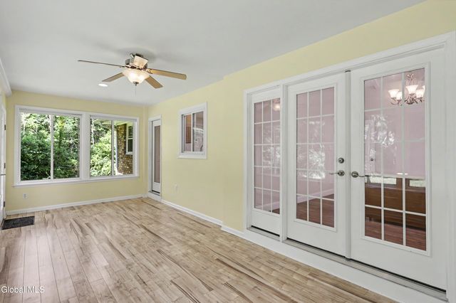 1 Linda Lane, Colonie, NY 12309
