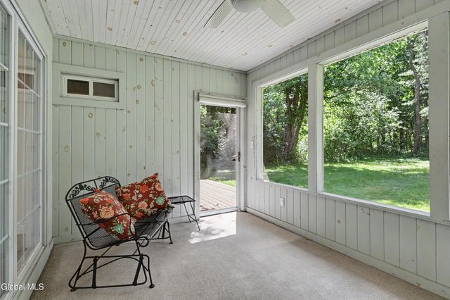 1 Linda Lane, Colonie, NY 12309
