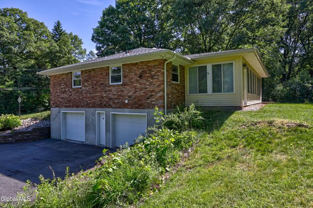 1 Linda Lane, Colonie, NY 12309
