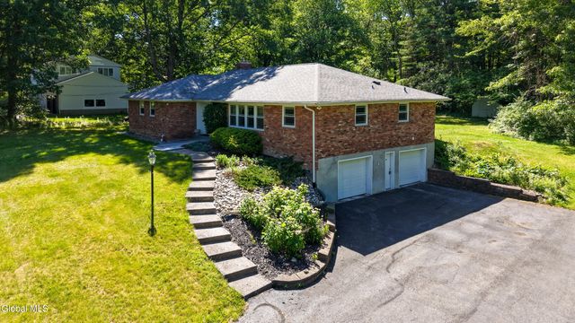 1 Linda Lane, Colonie, NY 12309