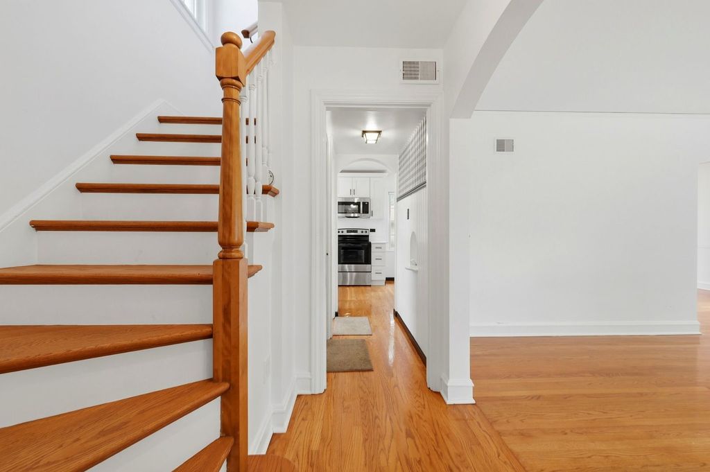 8119 Kostner Avenue, Skokie, IL 60076 — photo 4