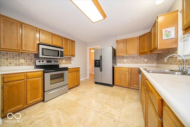 409 Paris Drive, Franklin, IN 46131