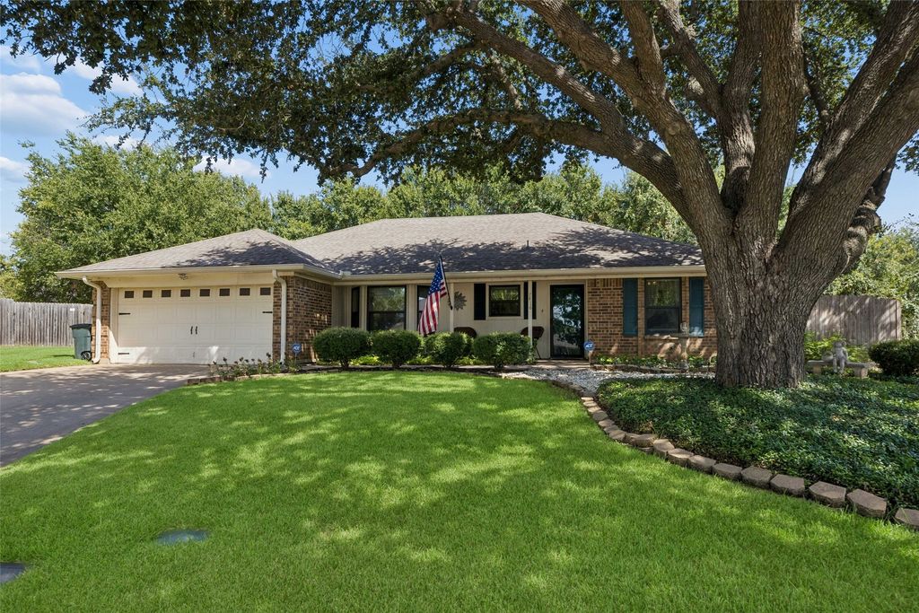 7416 Shady Hollow Court, North Richland Hills, TX 76182 — photo 2