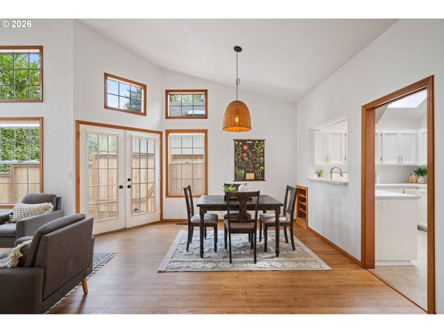 7721 Sw AFTON Ln, Portland, OR 97224