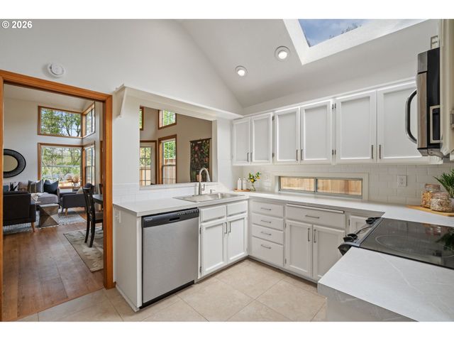 7721 Sw AFTON Ln, Portland, OR 97224