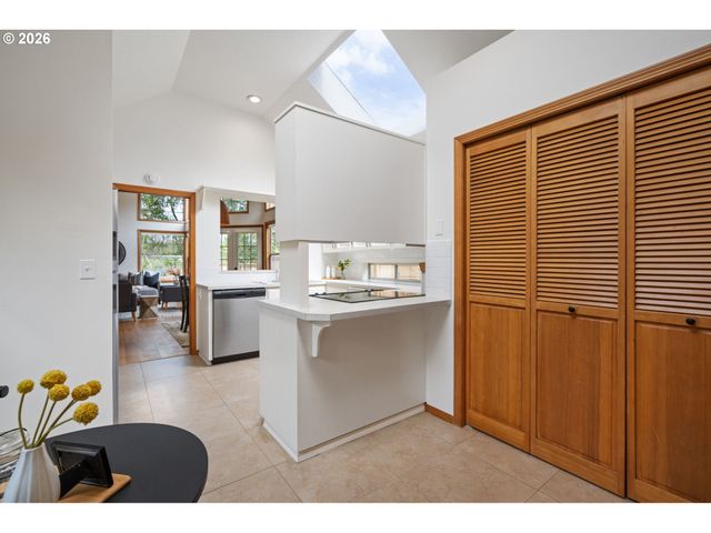 7721 Sw AFTON Ln, Portland, OR 97224