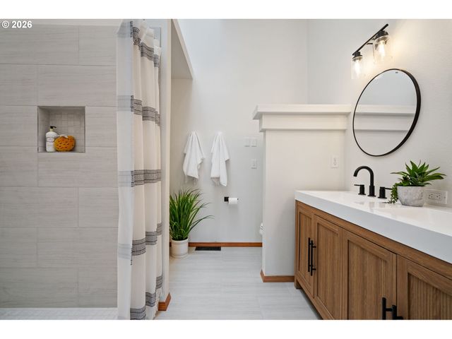 7721 Sw AFTON Ln, Portland, OR 97224