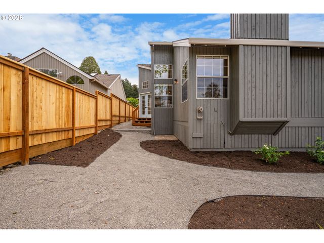 7721 Sw AFTON Ln, Portland, OR 97224