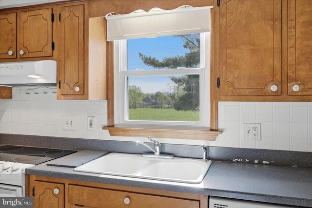2755 ALLEN RD, Berryville, VA 22611