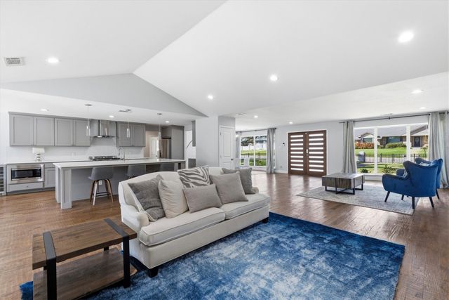 7724 Meadowhaven Drive, Dallas, TX 75254