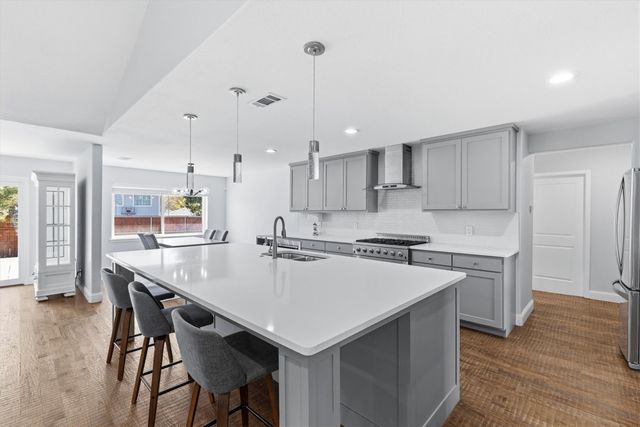 7724 Meadowhaven Drive, Dallas, TX 75254