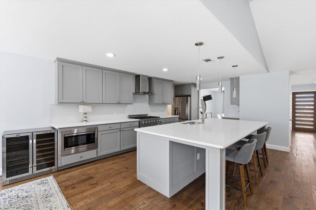 7724 Meadowhaven Drive, Dallas, TX 75254