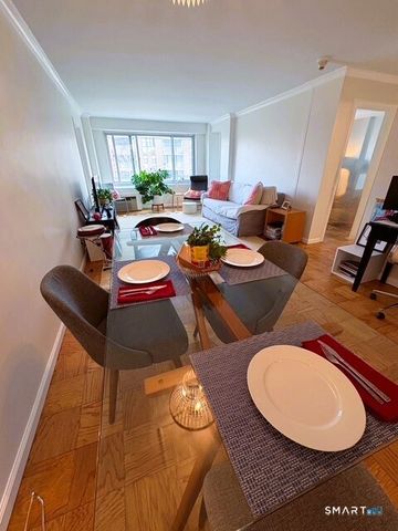 100 York Street 7E, New Haven, CT 06511