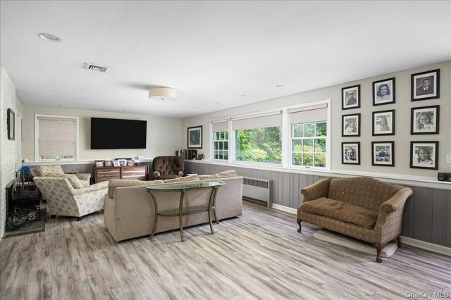 4 Wagon Wheel Road, Mamaroneck, NY 10543