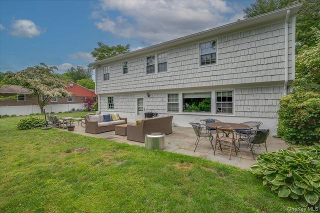 4 Wagon Wheel Road, Mamaroneck, NY 10543