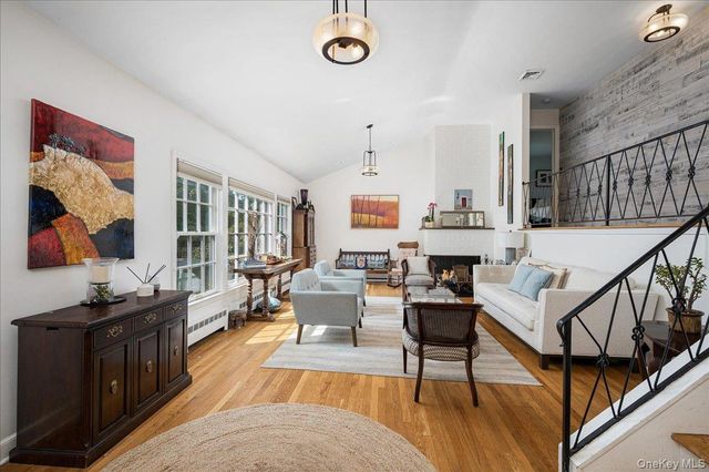 4 Wagon Wheel Road, Mamaroneck, NY 10543