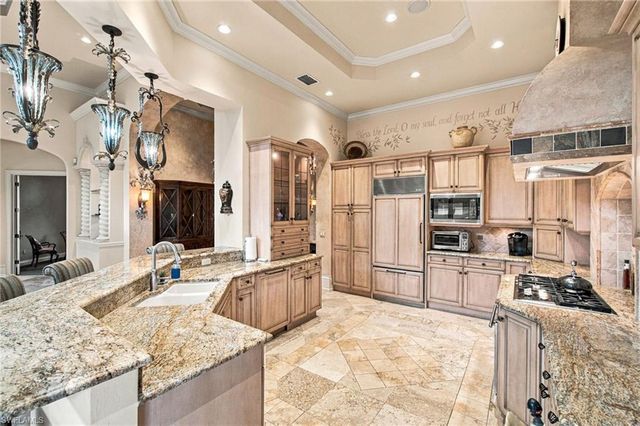 14850 Bellezza LN, Naples, FL 34110