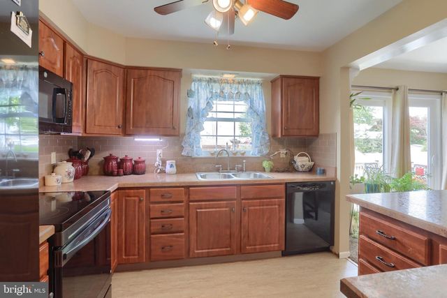 1345 OLD HICKORY LN, Lebanon, PA 17046