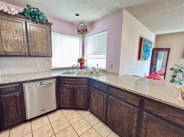 2825 Tealwood Drive, Oklahoma City, OK 73120