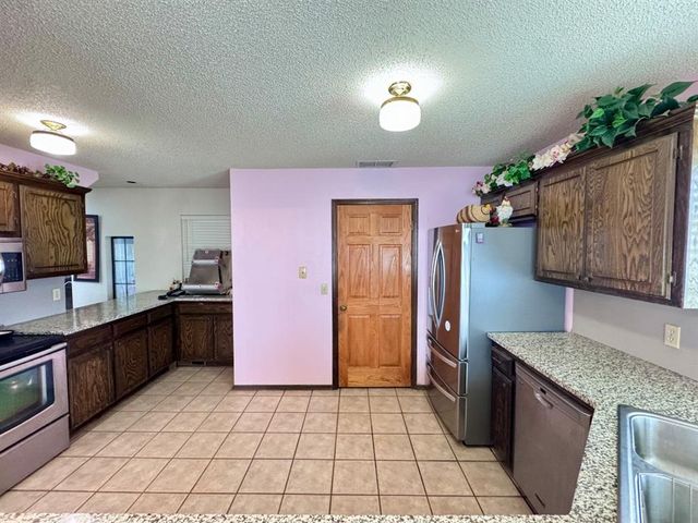 2825 Tealwood Drive, Oklahoma City, OK 73120