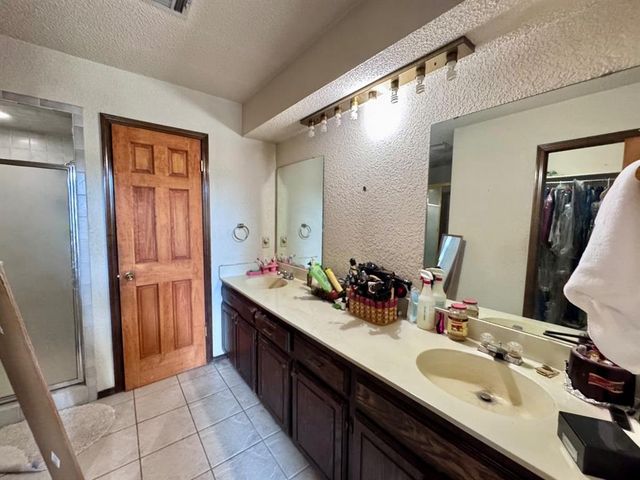 2825 Tealwood Drive, Oklahoma City, OK 73120