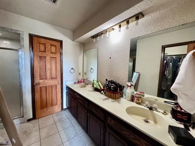 2825 Tealwood Drive, Oklahoma City, OK 73120