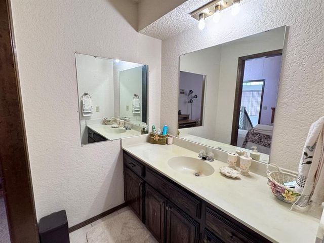 2825 Tealwood Drive, Oklahoma City, OK 73120