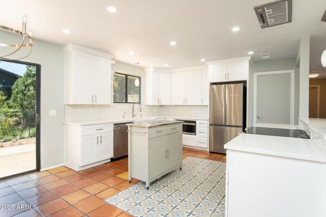 135 COCHISE Drive, Sedona, AZ 86351