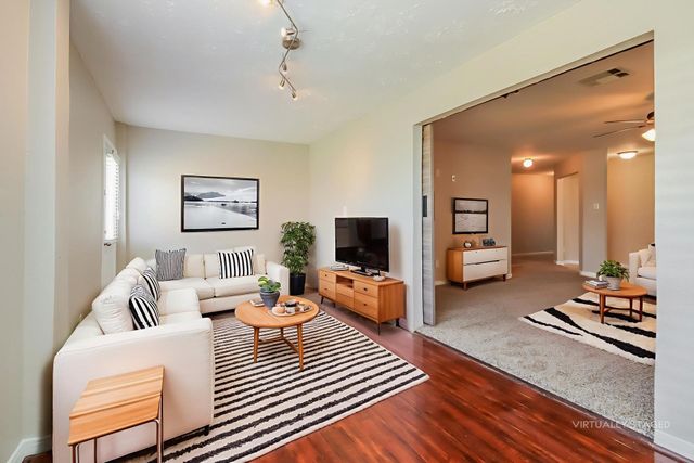 9518 Peridot Green Drive, Rosharon, TX 77583