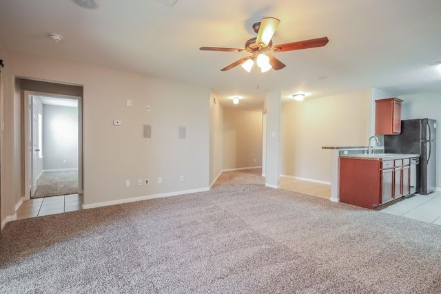 9518 Peridot Green Drive, Rosharon, TX 77583