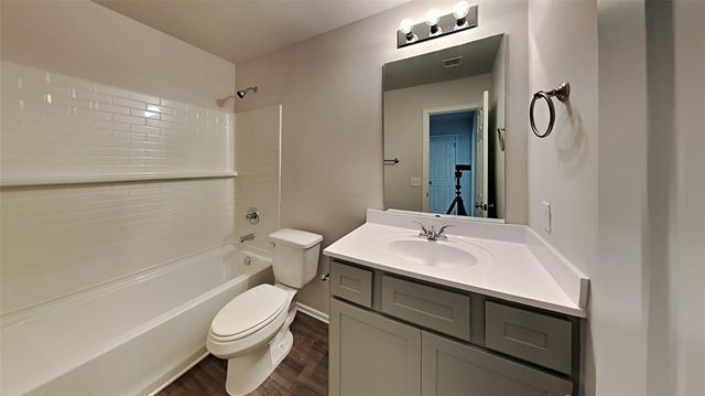 1024 S Blackjack Lane, Mustang, OK 73064