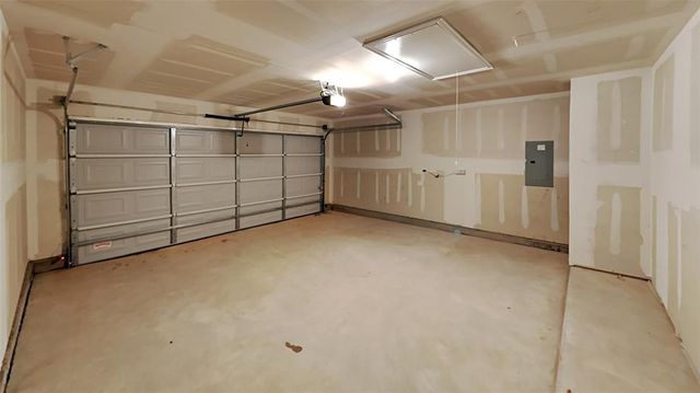 1024 S Blackjack Lane, Mustang, OK 73064